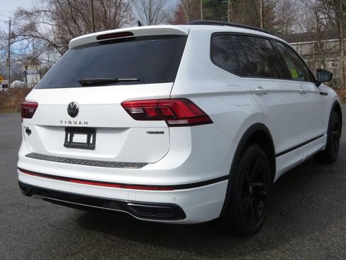 Used 2023 Volkswagen Tiguan SE R-Line image 5