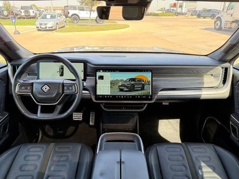 Used 2023 Rivian R1S Adventure image 20