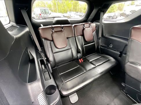 Used 2021 Ford Explorer Platinum w/ Premium Technology Package AWD/4WD image 23