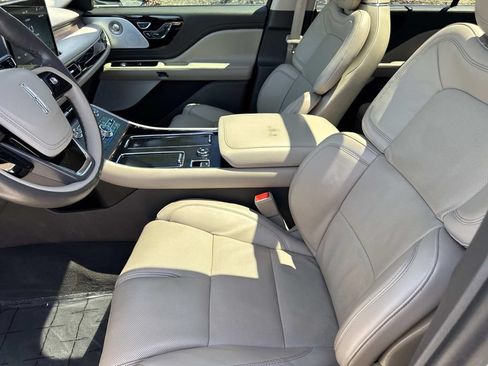 Used 2023 Lincoln Aviator Reserve w/ Equipment Group 201A RWD image 18