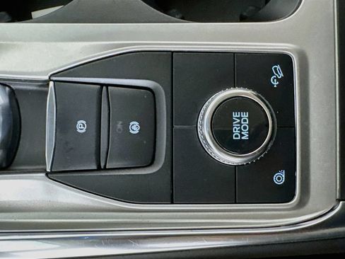 Used 2023 Ford Explorer XLT w/ Equipment Group 202A AWD/4WD image 20