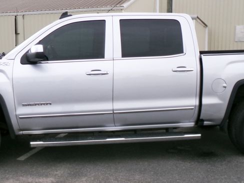 Used 2018 GMC Sierra 1500 SLT w/ SLT Premium Package AWD/4WD image 2
