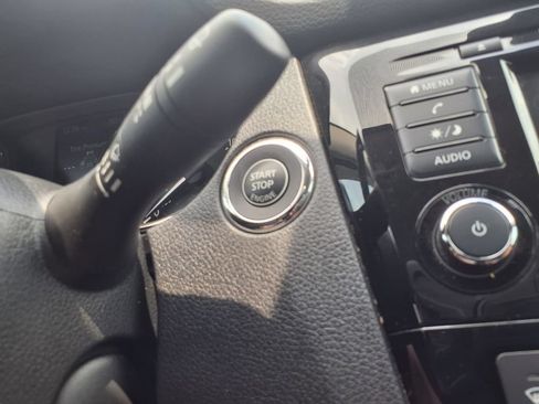 Used 2021 Nissan Rogue Sport SV FWD image 23