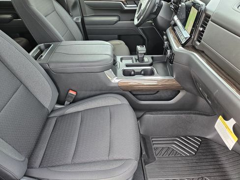 New 2026 Chevrolet Silverado 1500 RST w/ Z71 Off-Road Package AWD/4WD image 10