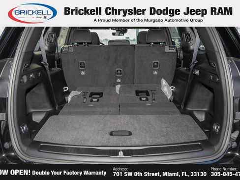 New 2025 Jeep Grand Cherokee L Laredo image 10