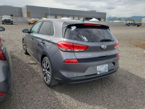Used 2018 Hyundai Elantra GT image 3
