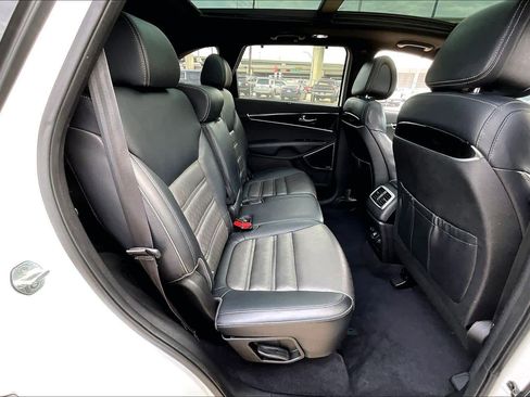 Used 2016 Kia Sorento SX image 19