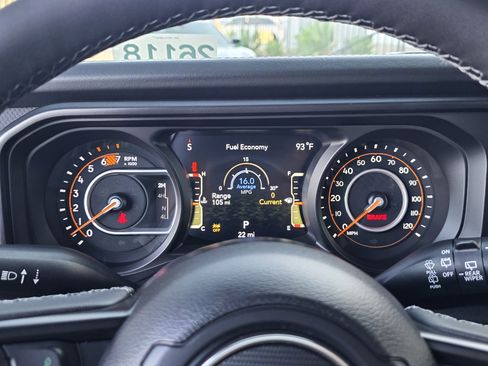 New 2026 Jeep Wrangler Unlimited Rubicon w/ Technology Group image 17