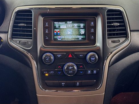 Used 2015 Jeep Grand Cherokee Laredo w/ Quick Order Package 23E AWD/4WD image 14