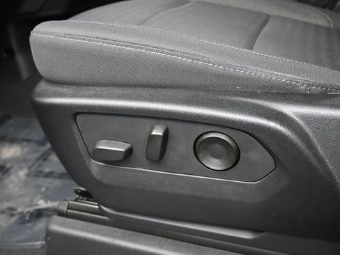 Used 2022 Chevrolet Silverado 1500 Custom image 12