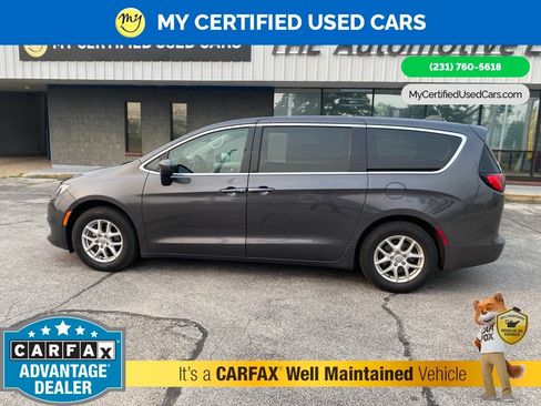 Used 2020 Chrysler Voyager LX w/ Cold Weather Group FWD image 11