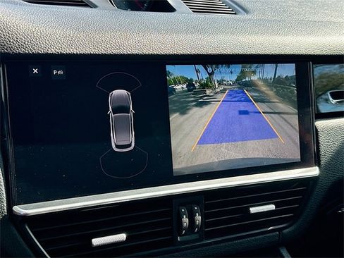 Used 2020 Porsche Cayenne image 14