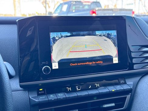 Used 2025 Toyota Camry LE image 27