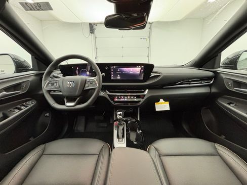 New 2026 Buick Envista Avenir image 2