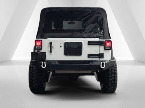 Used 2018 Jeep Wrangler Unlimited Rubicon AWD/4WD image 6