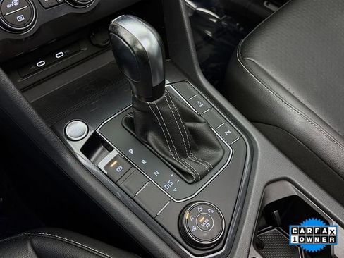 Used 2021 Volkswagen Tiguan SE R-Line image 17