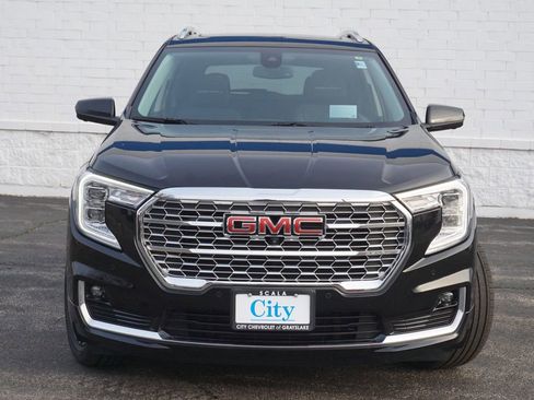 Used 2024 GMC Terrain Denali w/ Black Diamond Edition AWD/4WD image 5