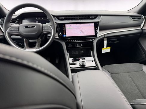 New 2026 Jeep Grand Cherokee 4WD image 10