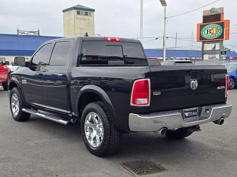 Used 2017 RAM 1500 Laramie w/ Convenience Group AWD/4WD image 8