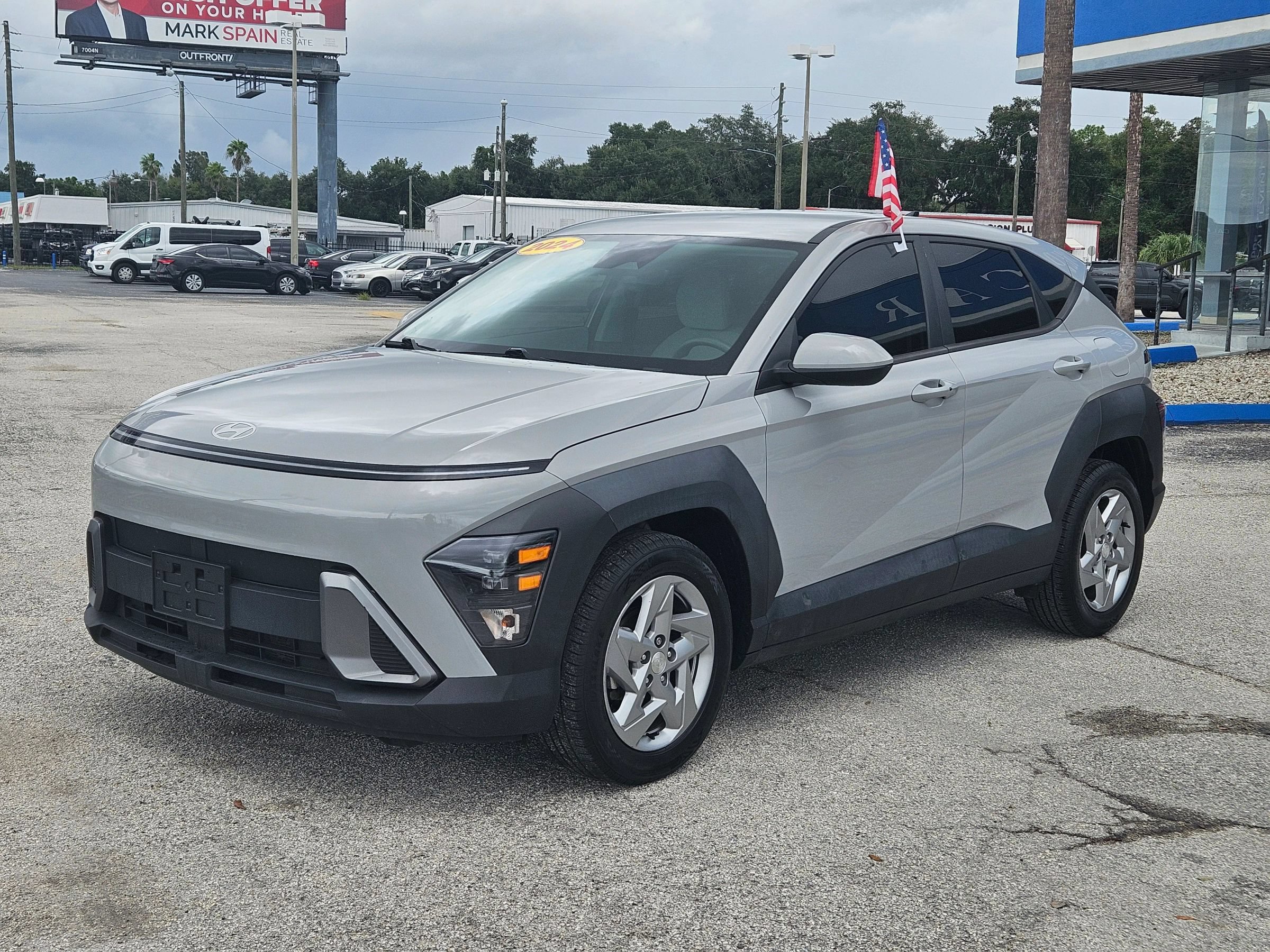 Used 2024 Hyundai Kona SE FWD image 3