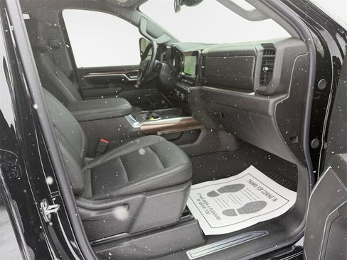 Used 2024 Chevrolet Silverado 2500 LT w/ Midnight Edition image 26
