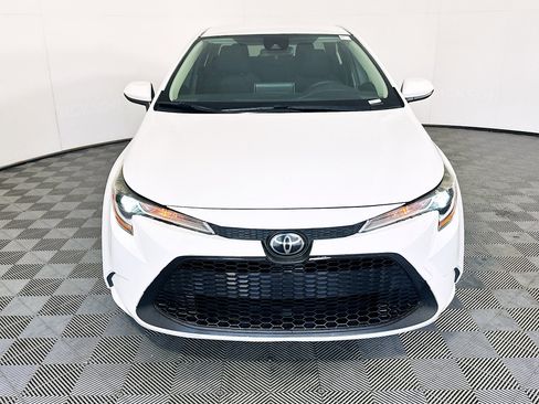 Used 2021 Toyota Corolla LE FWD image 8