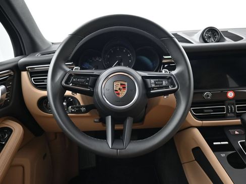 Certified 2026 Porsche Macan AWD/4WD image 13