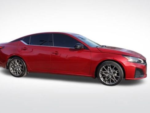 Used 2023 Nissan Altima 2.0 SR image 12