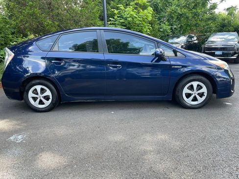 Used 2015 Toyota Prius Two FWD image 3
