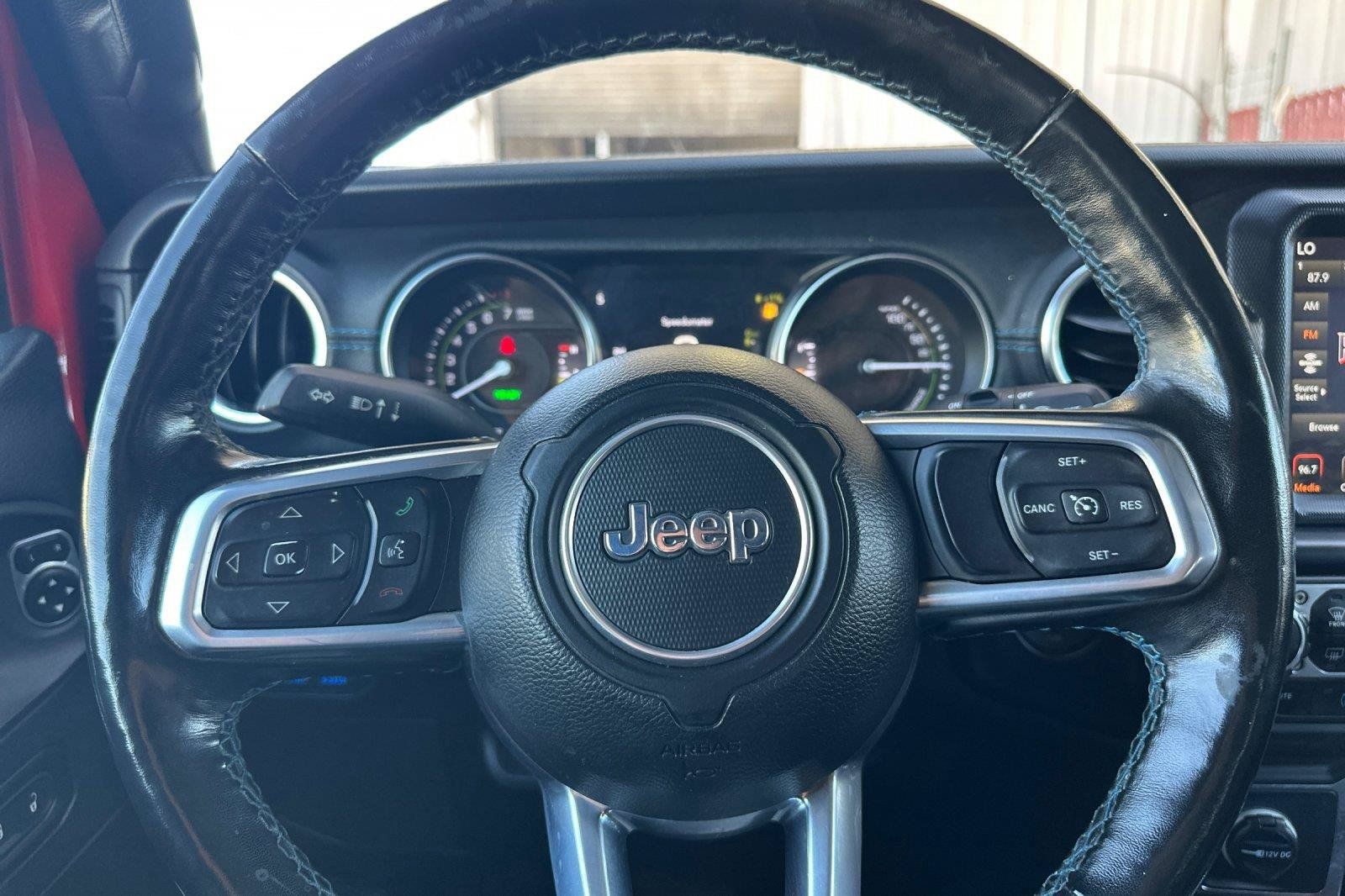 Used 2021 Jeep Wrangler Unlimited Rubicon 4xe w/ Cold Weather Group AWD/4WD image 22