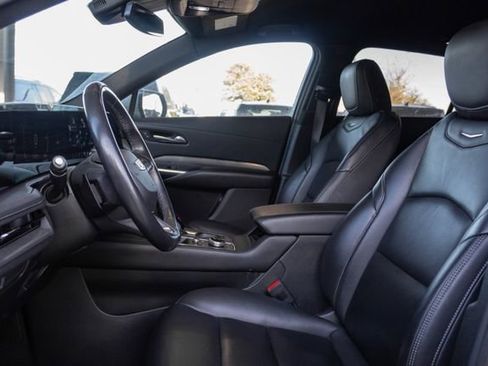 Certified 2024 Cadillac XT4 Premium Luxury image 9