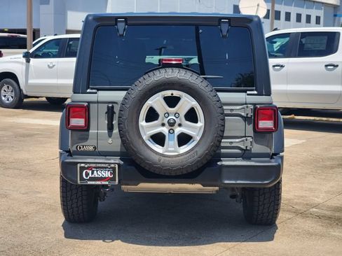 Used 2018 Jeep Wrangler Unlimited Sport S AWD/4WD image 6
