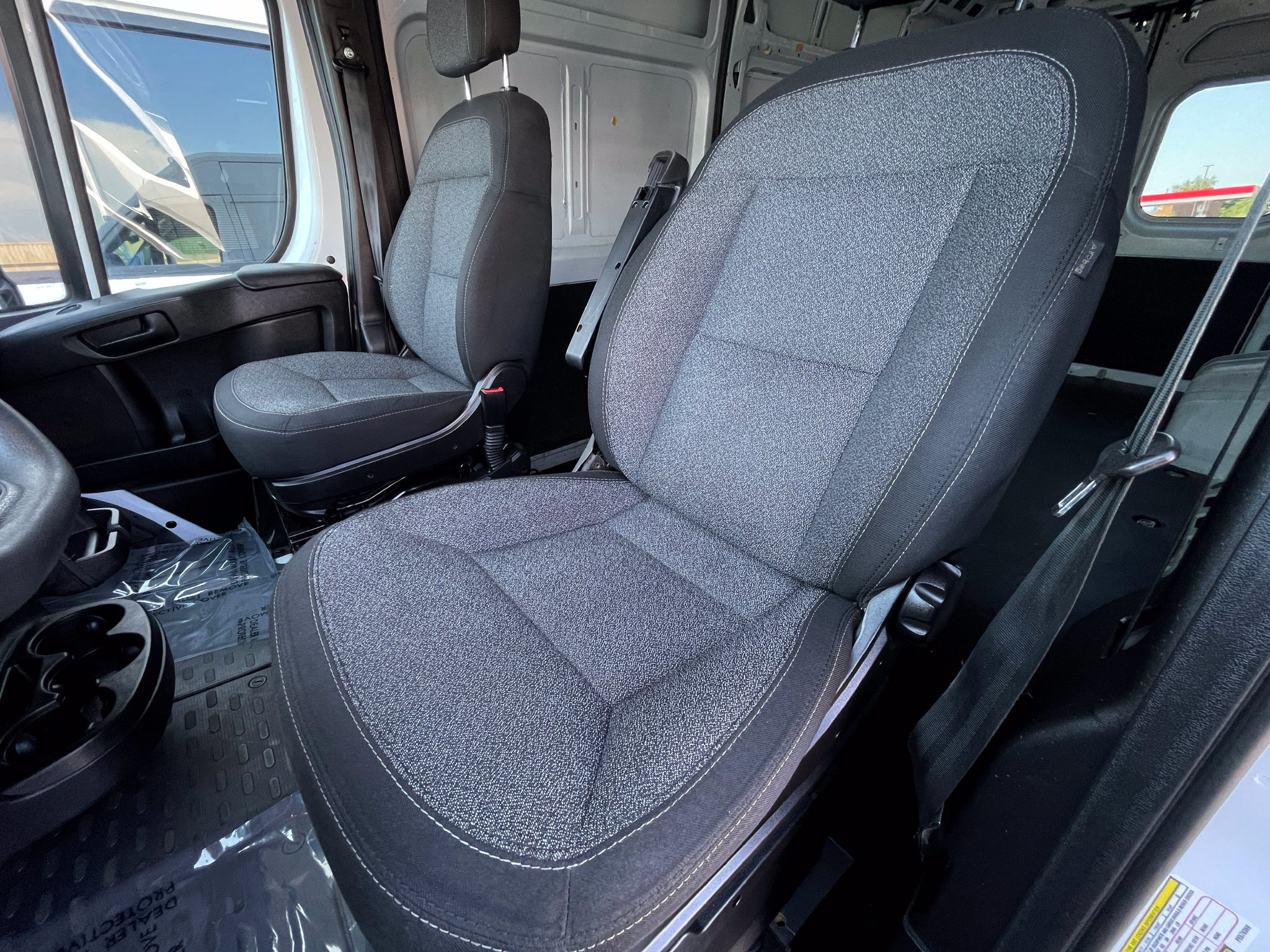 Used 2023 RAM ProMaster 2500 FWD image 11