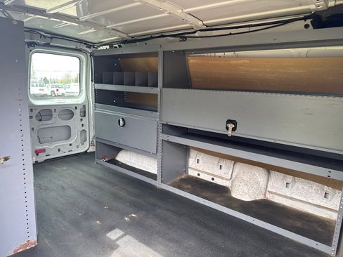 Used 2013 Ford E-250 and Econoline 250 image 12