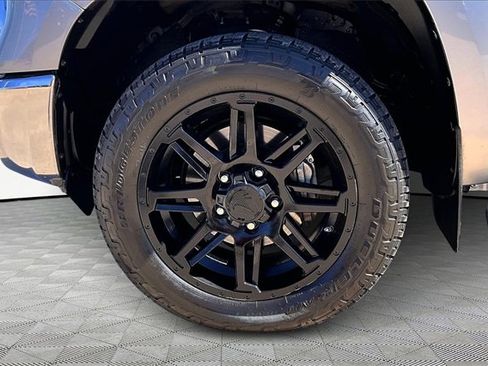 Used 2019 Toyota Tundra SR5 w/ SR5 Upgrade Package image 8