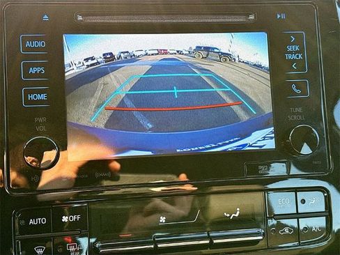 Used 2017 Toyota Prius Four w/ Advanced Technology Package image 12