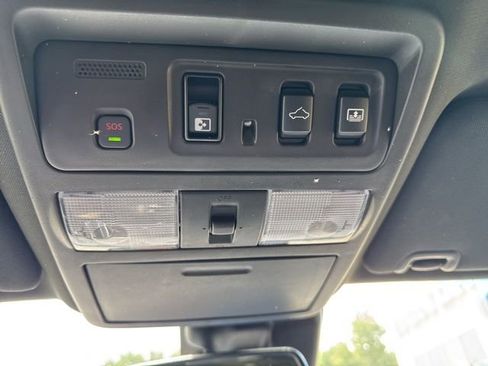 Used 2021 Nissan Titan PRO-4X w/ Pro-4x Convenience Package AWD/4WD image 25
