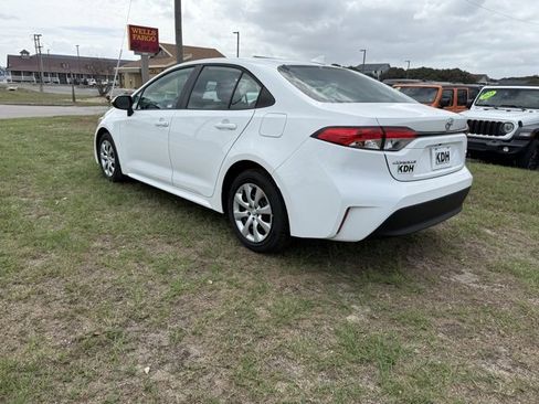 Used 2024 Toyota Corolla LE image 5