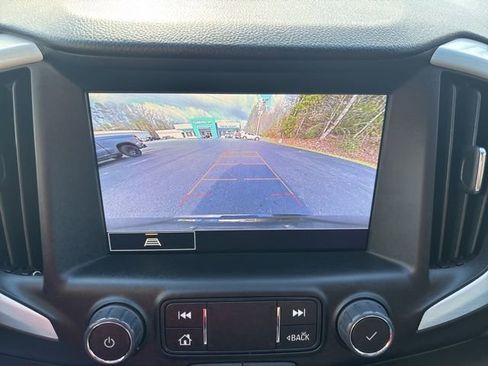 Used 2024 GMC Terrain SLT image 43