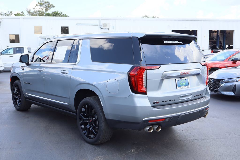 Used 2024 GMC Yukon XL Denali AWD/4WD image 7