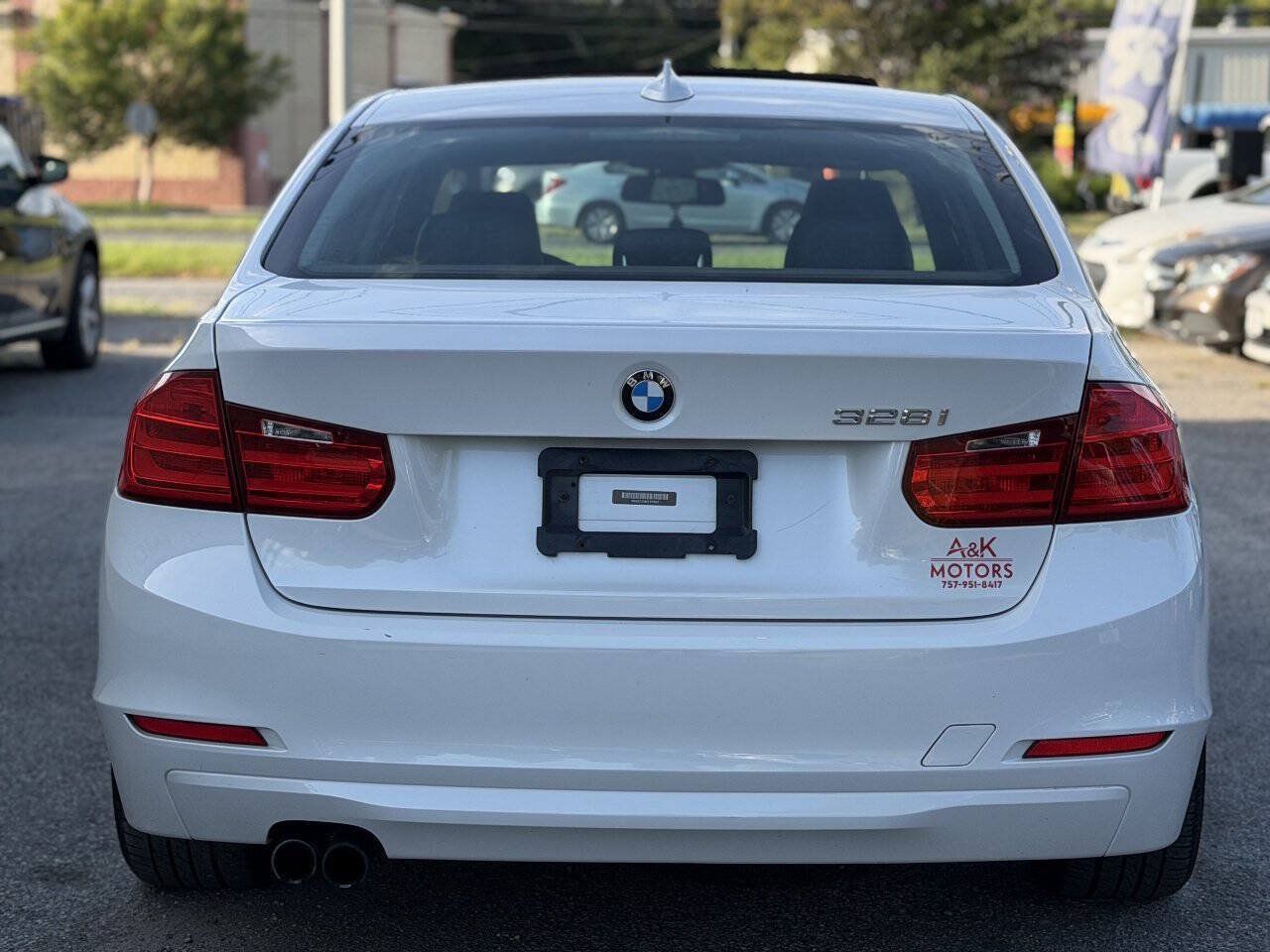 Used 2012 BMW 328i Sedan RWD image 6