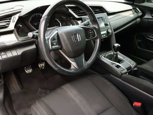 Used 2018 Honda Civic Sport image 2