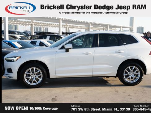 Used 2021 Volvo XC60 T5 Momentum w/ Premium Package image 8