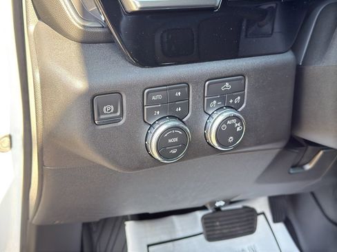 New 2026 GMC Sierra 1500 SLE image 11