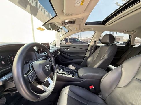 Used 2023 Honda Accord Touring image 5