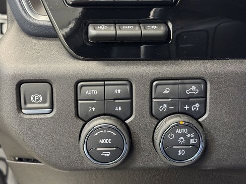 Used 2025 Chevrolet Silverado 2500 High Country w/ High Country Premium Package image 30