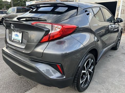 Used 2018 Toyota C-HR XLE FWD image 5