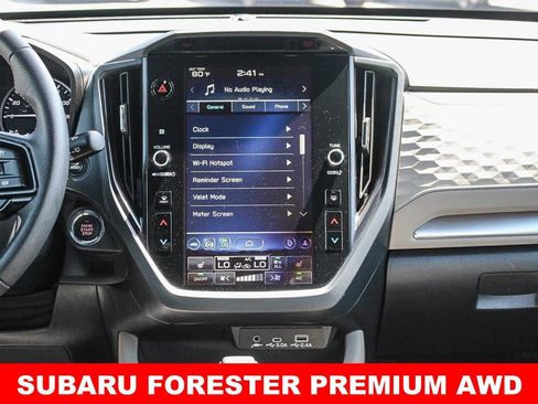 Used 2025 Subaru Forester Premium AWD/4WD image 12
