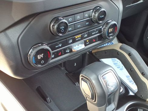 Certified 2025 Ford Bronco Badlands AWD/4WD image 20