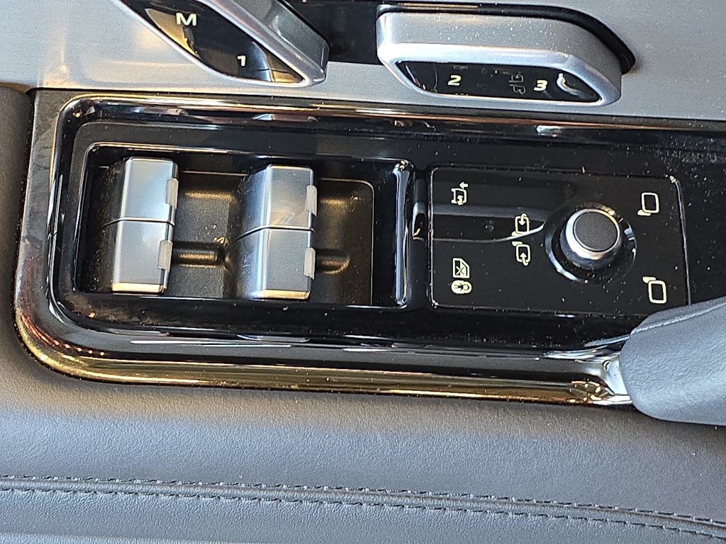 Certified 2025 Land Rover Range Rover Sport SE AWD/4WD image 30